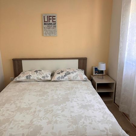 Apartmani Knezevic Posedarje Eksteriør bilde