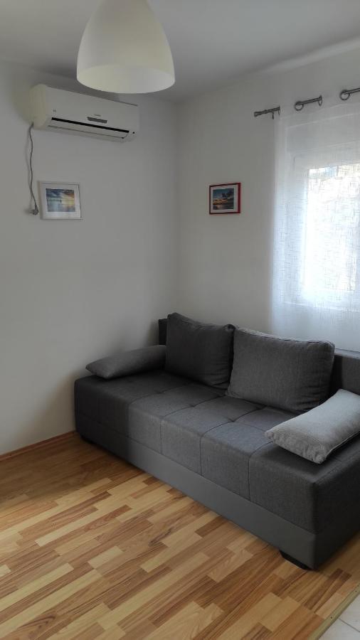 Apartmani Knezevic Posedarje Eksteriør bilde